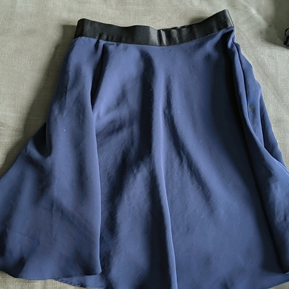Navy blue/black knee length skirt - Picture 1 of 3